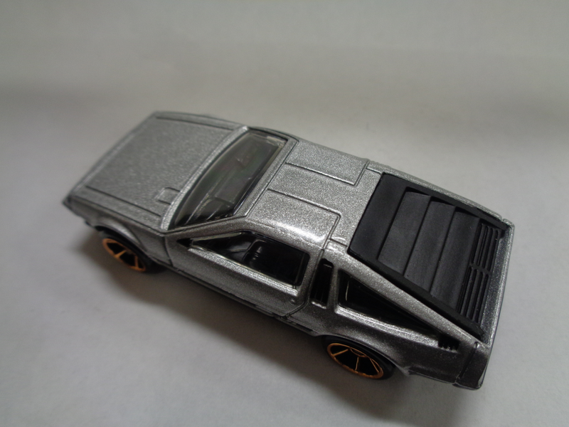 Illustration for article titled DMC DeLOREAN